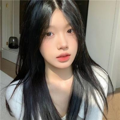 公园长椅上的盖伊与玛德琳